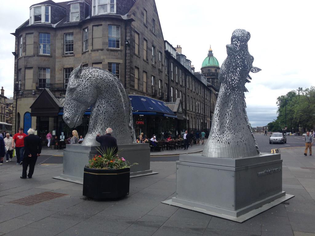SalhabWalid's tweet photo. The kelpies on princess Street soo lovely @VFalkirk @falkirkcouncil @QMUniversity http://t.co/RSslKq1k6i