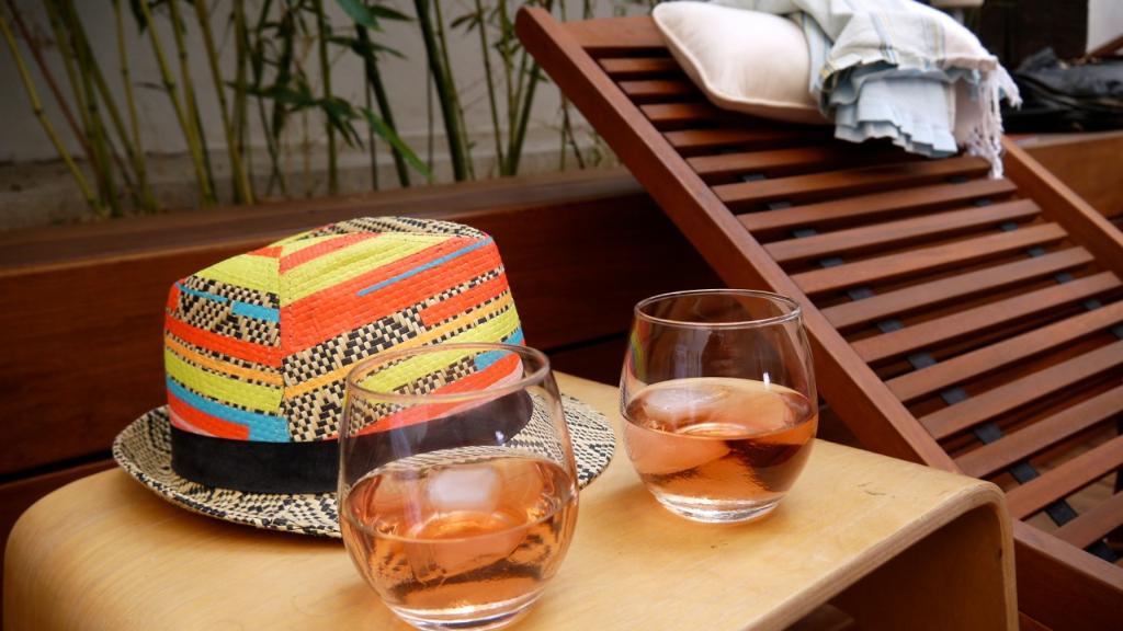 CityGuide_Fr's tweet photo. Bon Plan cet été : l’adresse secrète la plus girly de #Lyon http://t.co/JT363Q3o1R par @sophielamodeuse #CityGuide_Fr http://t.co/eijrFTRe1U
