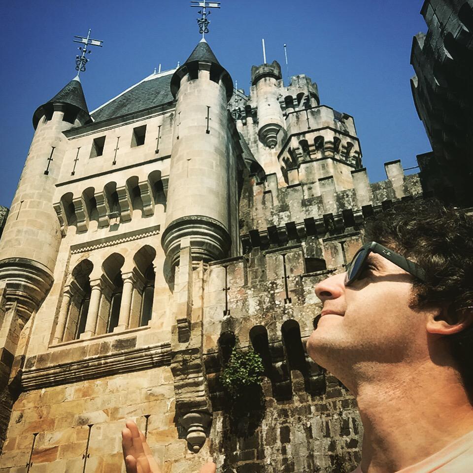 LuzuVlogs's tweet photo. El Castillo de Butron 😊 http://t.co/HoozEkijOO