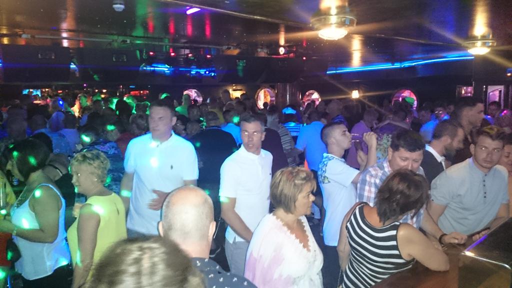 CafeBenidorm1's tweet photo. Cafe Benidorm last weekend 🎉 🍻 💃 #Benidorm #Enjoy http://t.co/mLhHAQ3y9m