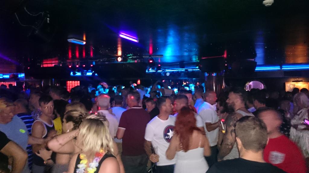 CafeBenidorm1's tweet photo. Cafe Benidorm last weekend 🎉 🍻 💃 #Benidorm #Enjoy http://t.co/mLhHAQ3y9m