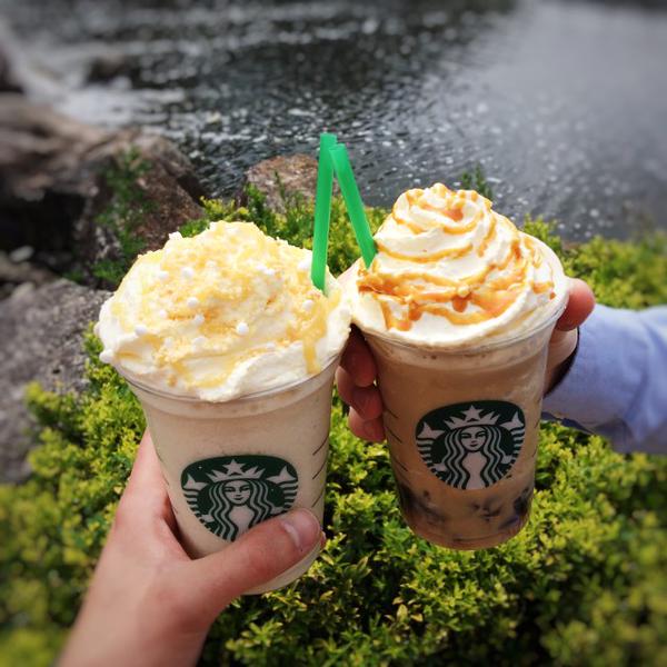 SbuxEastgate's tweet photo. Introducing the new caramel coffee jelly and the lemon vanilla frappuccino. Just in time for glorious weather #summer http://t.co/MS7c4MOQ61