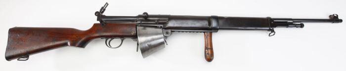 えすだぶ ビアードモア ファークワー機関銃の源流は1908年のファークワー ヒル小銃に至る これはガス作動の自動銃で 他の黎明期の自動銃と同様に航空機の旋回機銃代わりに限定的に使われる さらにww1終戦直前に歩兵用にも採用されるも 投入はされず