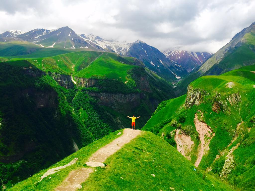 Toufic_13's tweet photo. Freedom, peace and serenity.
#gazbeki #mountains #georgia #freedom #nature #CaucusMountains #peace #hiking #trekking http://t.co/j1vISqK16G