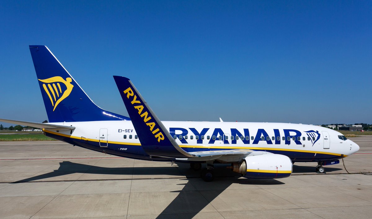 MaasAviation's tweet photo. Odd 1 out. This B737-700 has just rolled out of our paint shop &amp; will be primarily used 4 @Ryanair pilot training http://t.co/u91T7tYLae
