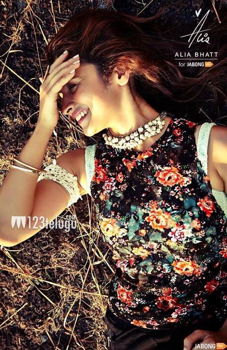 AliaaDreamers's tweet image. ALIA BHATT for #jabong #SpringSummer2015 #Collection @aliaa08 (5)