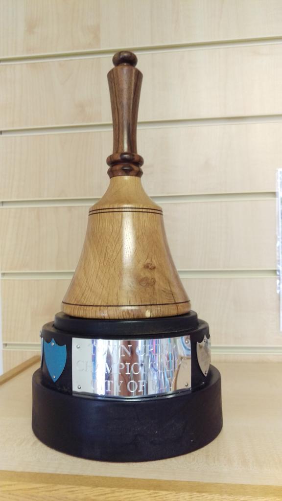 leapinghareorg's tweet photo. In #Thetford's great information centre today we have champion town crier @MikeWabeCrier. http://t.co/zhNWczWnsT