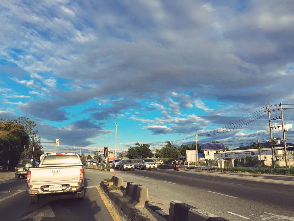 pleumnkhn's tweet photo. สู่ความเวิ้งว้างอันไกลโพ้น http://t.co/BOucgPZzgK