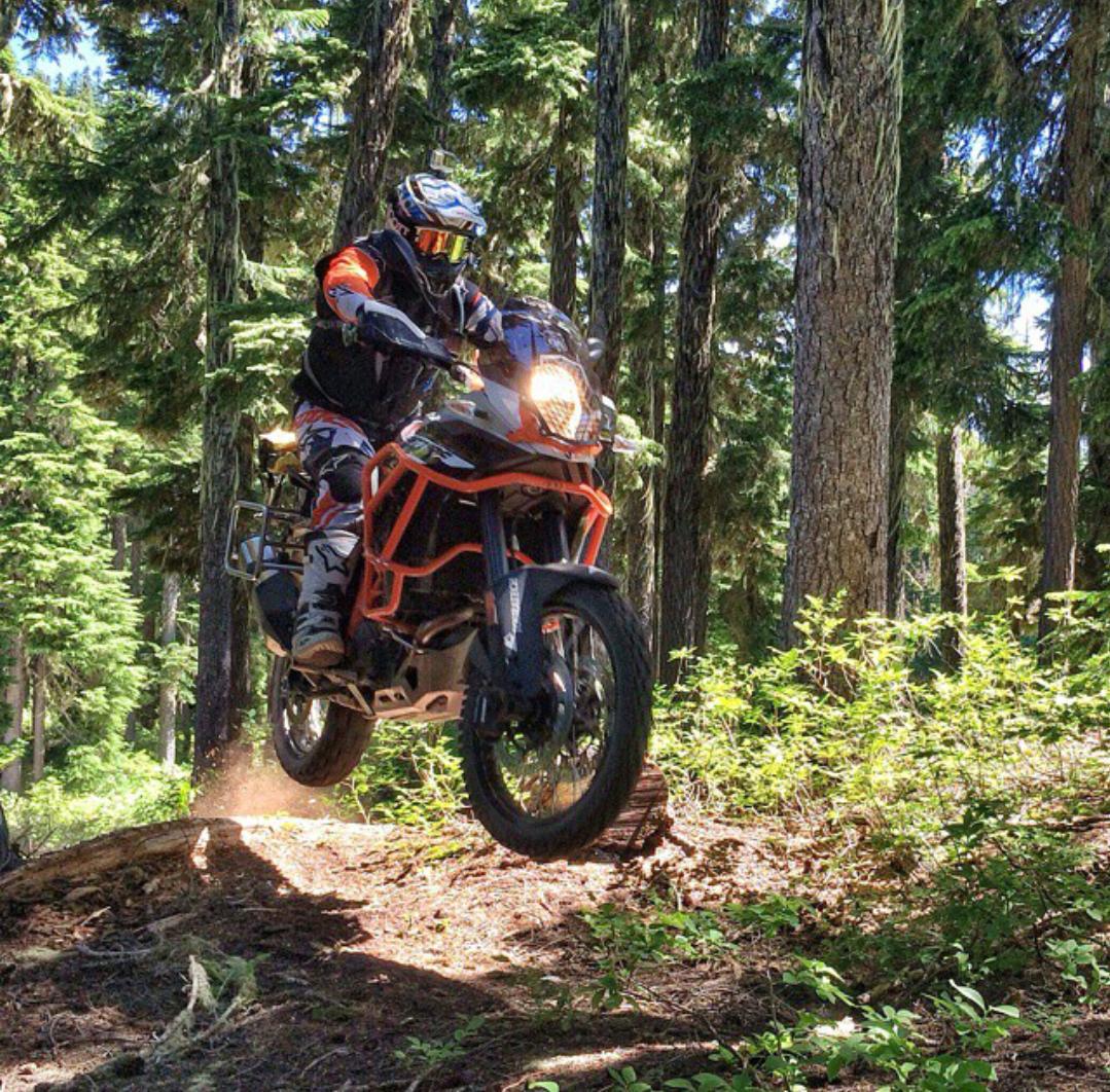 REVERMOTO's tweet photo. Doesn't it feel like a "get after it "sort of day?
📷: Paul Guillien
#ReveRmoto #RideOnTrack #MakeItCount #Enduro #ADV http://t.co/w0yhYBSPig