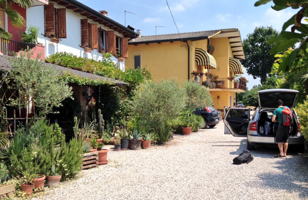 StevanonA's tweet photo. Prima settimana di riprese andata... ora si rientra a casa @Fournaise_Media @7thfloorfilm @codazziomar http://t.co/Lyy2CNW6Zw