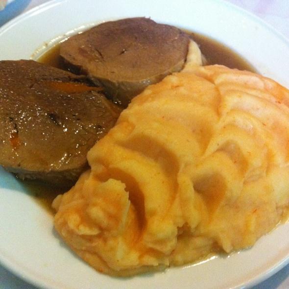LandayBarcelo's tweet photo. ¡Los esperamos en #lacasadeiris para empezar la semana de la mejor manera! http://t.co/6rtzi3i19V
