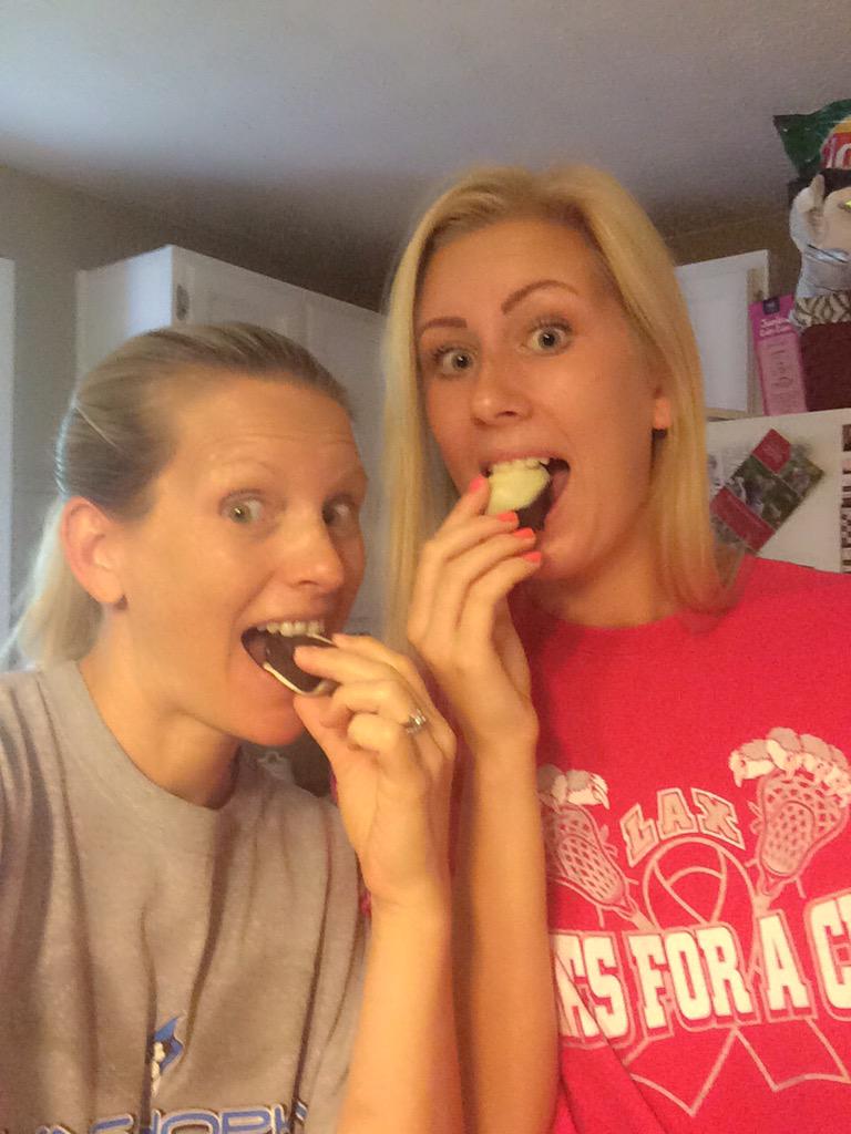 LivTaylorS's tweet image. Happy birthday momma bear! #urold #nicebrows @aboland12