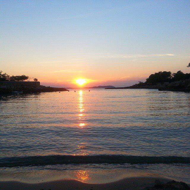 Escapades_UK's tweet photo. Ibiza + Sunset = Paradise! http://t.co/huBeSeqr3K
