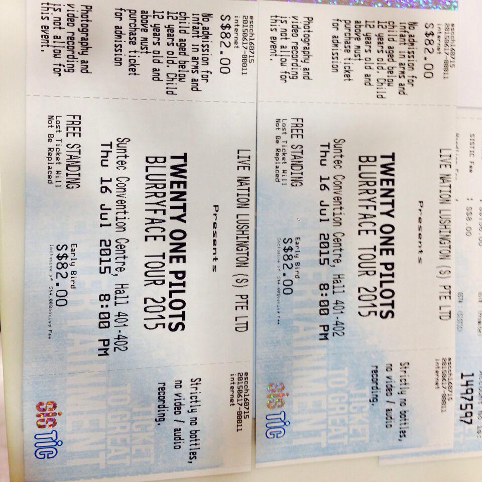 hell0misslady's tweet photo. @spinorbinmusic gonna see one of my fav bands with one of my closest friends i cant wait :D😁😁🎉💗http://t.co/41KaSYcAxk http://t.co/SUC4F3iQxi
