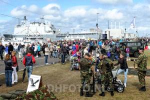 Gratis water en zonnebrand tijdens #Marinedagen #denhelder #julianadorp denhelderactueel.nl/2015/06/gratis…  <a href="/DHKDZ/">Dhkd Zfn</a> @VVV_TVH