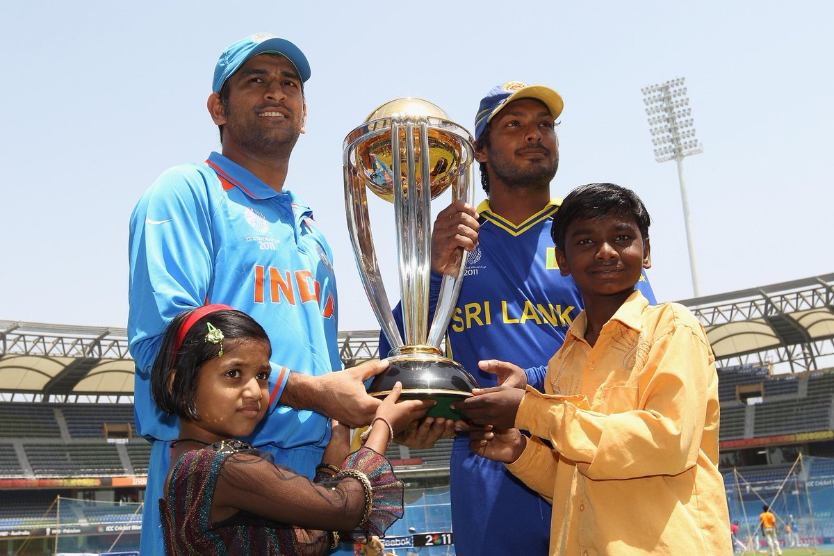 suryoday77's tweet photo. #Balgrah Akola Kids Presented #CricketWordCup 2011 Trophy in Vankhede Stadium #Mumbai with @msdhoni & @KumarSanga2 http://t.co/OMGyMBWnDc
