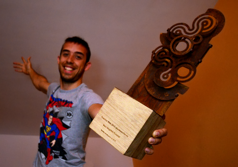 diariomentiroso's tweet photo. Recién regresado de Islandia con notición... ¡he ganado el premio a mejor blog personal de @abcdesevilla! #SevillaHoy http://t.co/3G2WymO7Fe