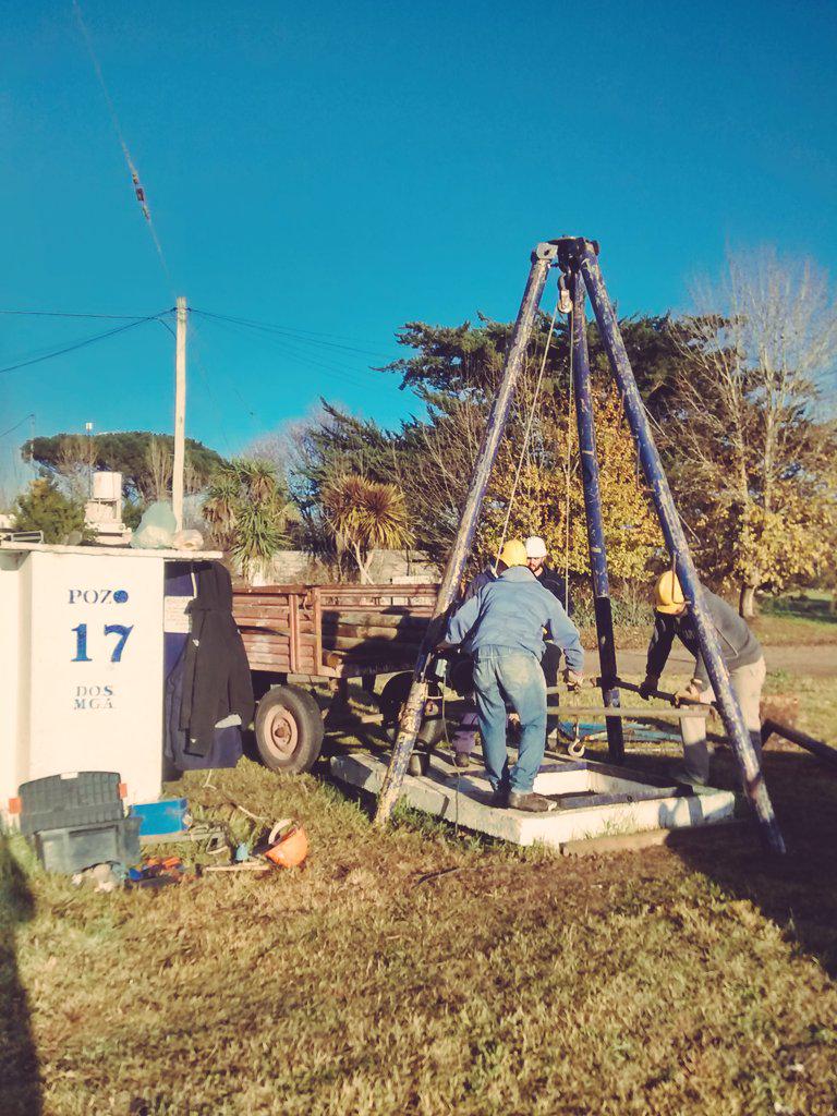 osanitariasmga's tweet photo. Tareas de mantenimiento en Pozo N° 17 http://t.co/Kbx8aZ4MmM