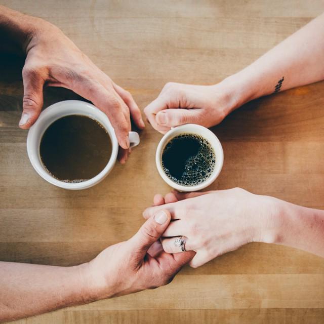 myindiewedding's tweet photo. #hilltopcoffeeshop in #portland #maine is just one of 6 creative engagement sessions featured today on the blog.  t… http://t.co/jaNq9JE4iA