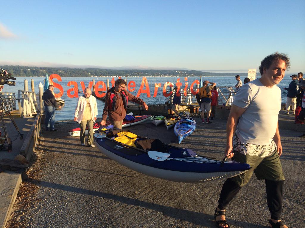 TeresaYuanB's tweet photo. Kayaktivists cited for violating water safety restrictions around Noble Discoverer departure of Port of Everett http://t.co/8qpAnTNd5R