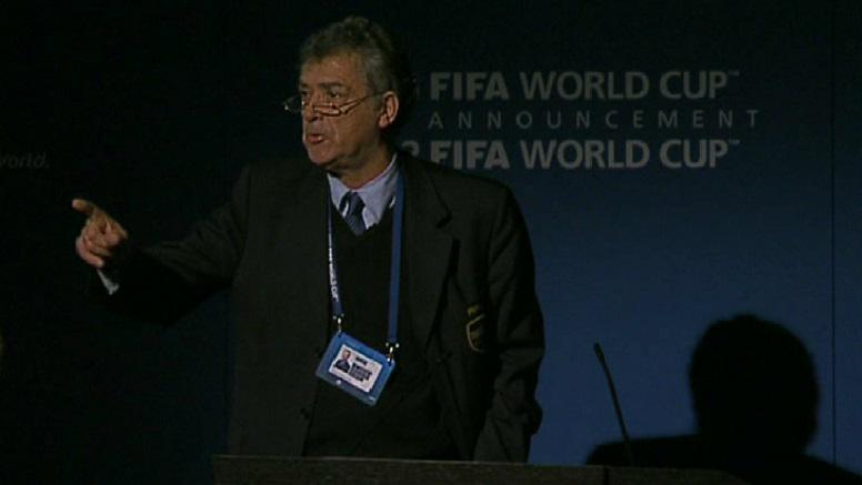 elchiringuitotv's tweet photo. Villar ya es vicepresidente primero de la UEFA. El presidente de la RFEF sigue ascendiendo. #Jugones http://t.co/S7EvVtW8sl