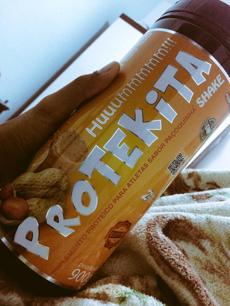 aloisioanndrade's tweet photo. Minha proteína maravilhosa com sabor de paçoca.. #procorps ⬅️ melhor pós treino do mundo 😋😋😋 http://t.co/VzpT1Mr8iA