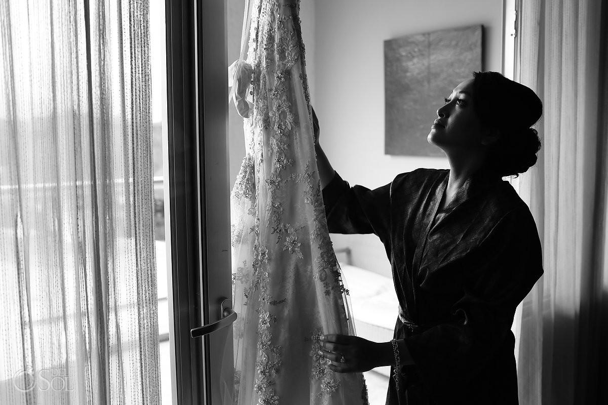 KleinfeldCanada's tweet photo. Michelle said 'I do' and danced the night away in Danielle Caprese: http://t.co/OP8r9KsIQR #KleinfeldCanadaNewlyweds http://t.co/cebwjgH4Zz