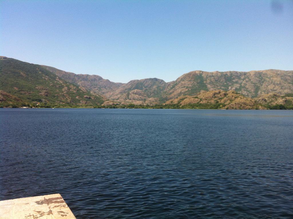 AntonioRobles88's tweet photo. Visita al Parque Natural Lago de Sanabria, en Zamora.
Impresionante enclave http://t.co/6mhofKupA0