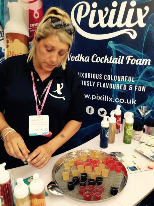 magicmich's tweet photo. Pixilix - 20% vodka foam. Perfect as a cocktail topping. http://t.co/lZsWUnm5KB