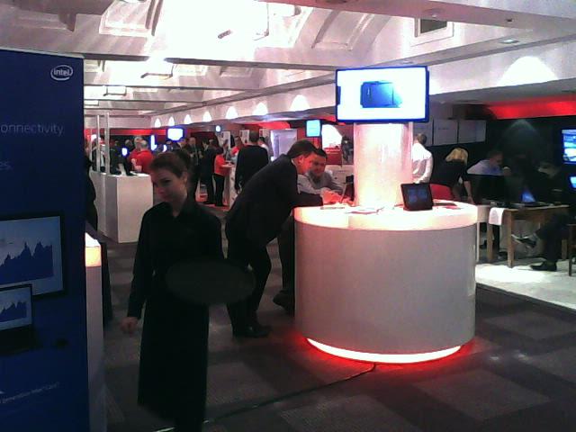 ArduinoIoTFJ's tweet image. An #Arduino view of the Fujitsu World Tour 2015. #fujitsuwt #yun #camera #iot (14:46:57 30/06/2015)