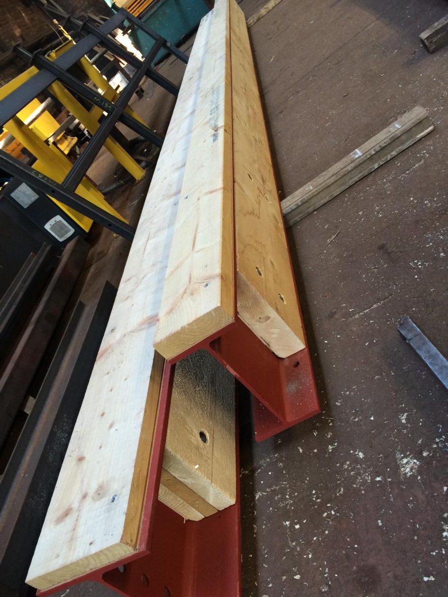 CDMS_Solutions's tweet image. Too hot for producing #timberframe #steelwork