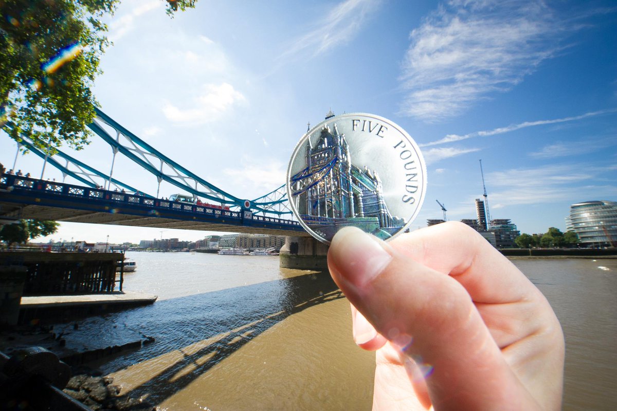 RoyalMintUK's tweet photo. .@TowerBridge opened #onthisday in 1894. The iconic landmark features on a £5 coin, in colour! http://t.co/0N6Sk4JZ7E http://t.co/tL2dvX0MHS