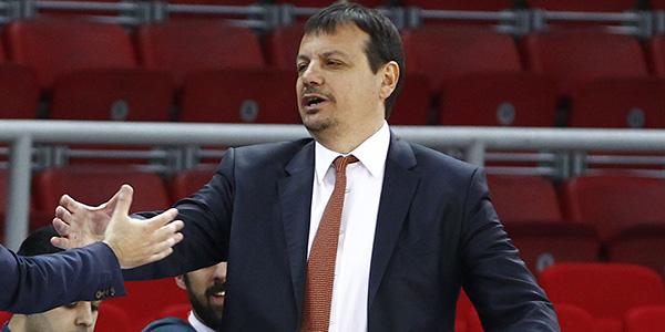 ntvspor's tweet photo. Ataman imzayı atıyor http://t.co/vw4p5v75aj http://t.co/Xnp70jQoTN