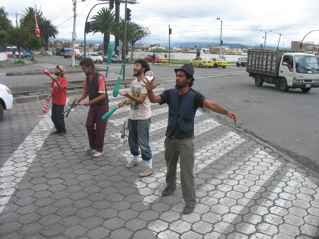 JuanjoPortes's tweet photo. Los kurepas cuando no están en el Twitter.. http://t.co/OaKYqefMne