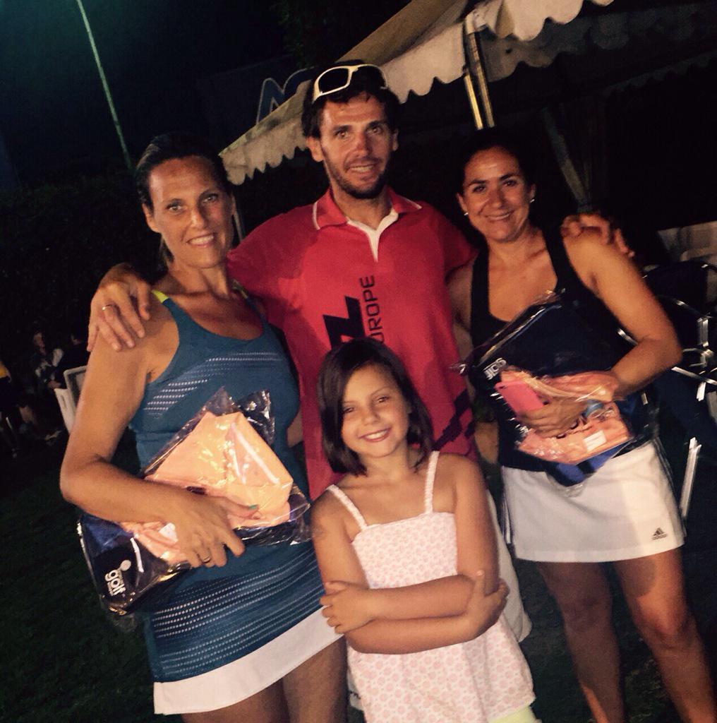villapadel's tweet photo. Fotos de los ganadores del torneo de escuela!! #padel http://t.co/4wmX3y80Jx