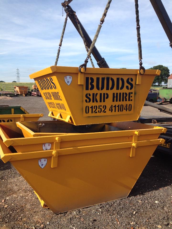 BUDDSSKIPHIRE's tweet photo. Fresh new skips looking good from @TheSkipFactory #freshyellow http://t.co/PxLZzQ6X6n