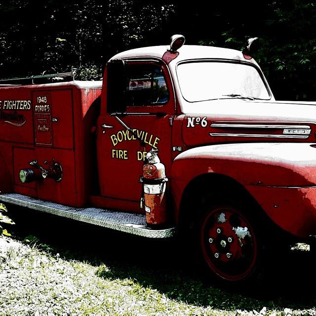 AFireStation's tweet image. Found this cool photo, not mine #firetruck #purringmachine #parade #firedepartment #red #vintagevehicle  #oldschool