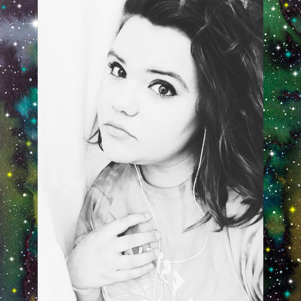 TheDaaeSinger's tweet image. {{ here's a random writer selfie c: