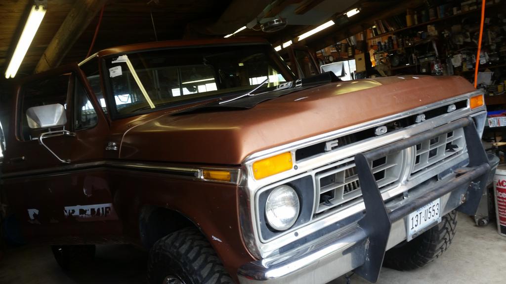 ShelbyAutoGlass's tweet photo. Installing our first #windshields in #Hamilton #Montana http://t.co/f4UPpY3RxI