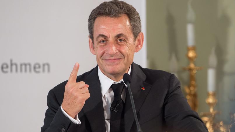 Le_Figaro's tweet photo. Voici la phrase qui a valu à @NicolasSarkozy le prix de l’humour politique
>> http://t.co/f2iBwUiKh3 via @Le_Scan http://t.co/3MYeCepVJ7