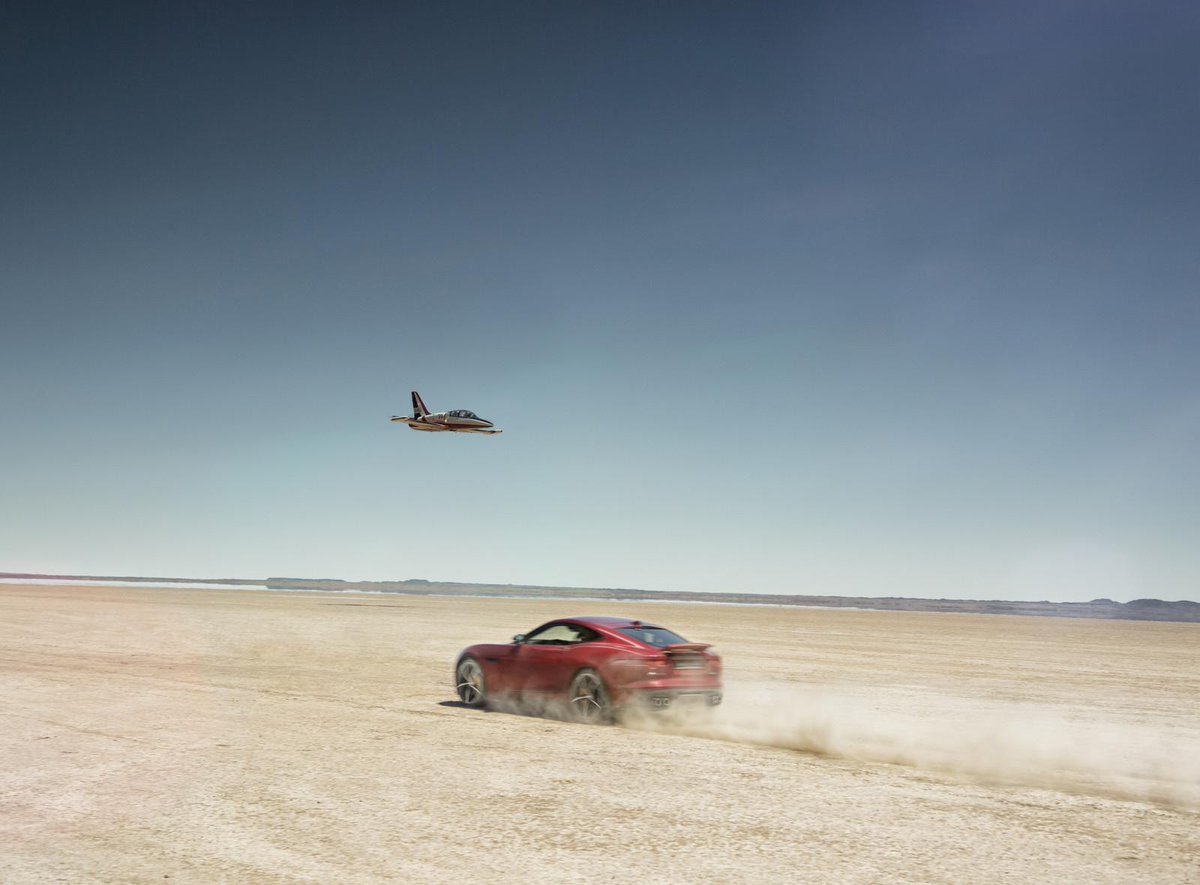 Speednesiaa's tweet image. 2016 Jaguar F-TYPE R Coupe AWD Wallpaper
More: speednesia.com/jaguar-cars-wa…