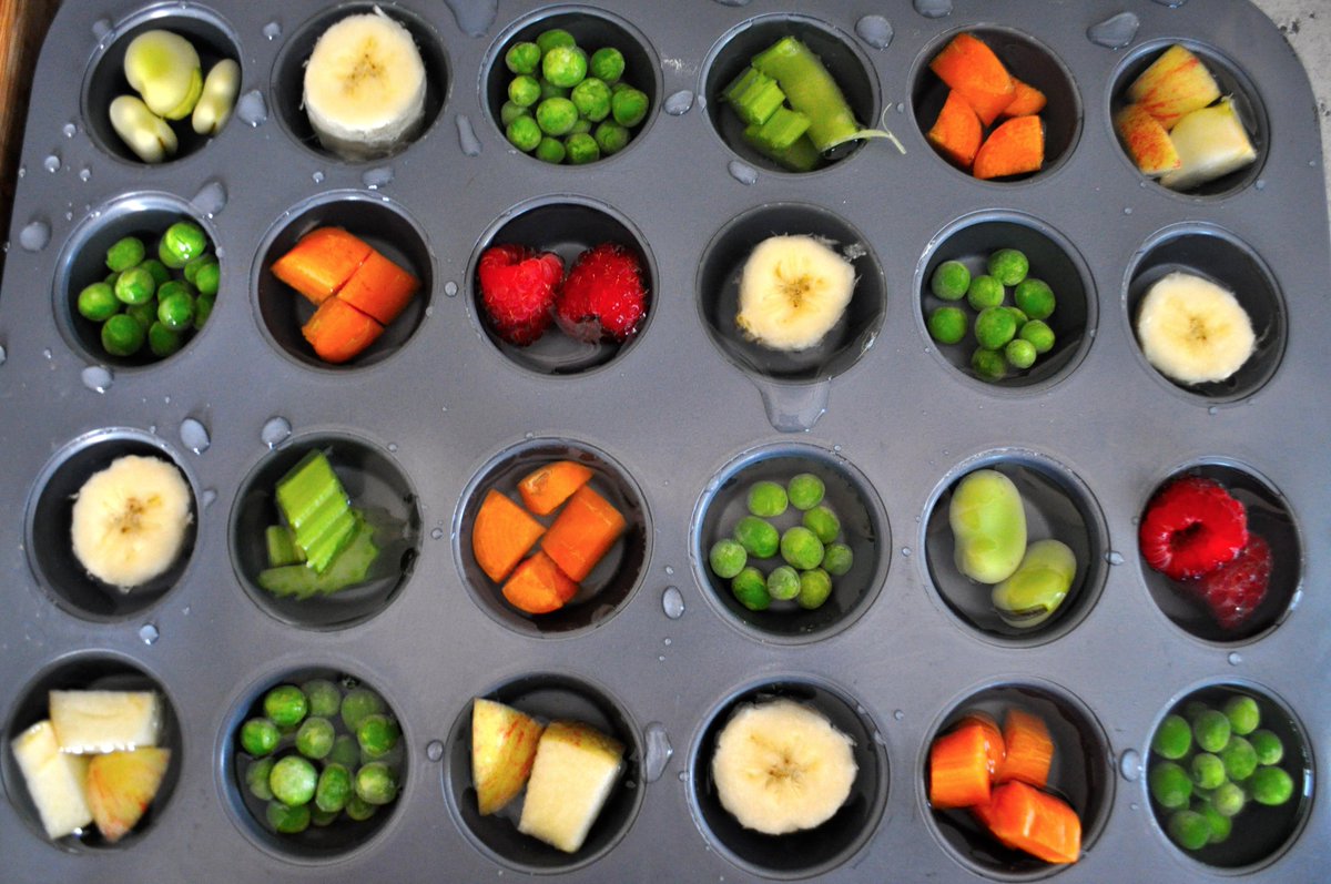 Today I've been making hen pops! Frozen veg help keep the girls cool and they're brilliant enrichment too.