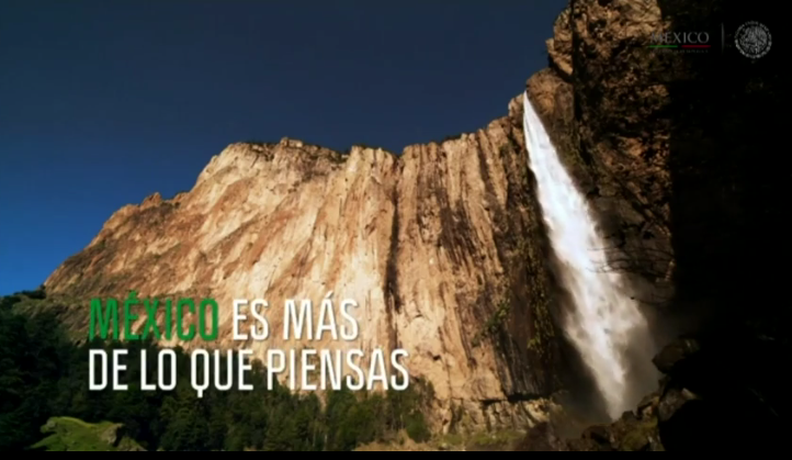 PresidenciaMX's tweet photo. Proyección del #Video Marca México #EspañaEnMéxico http://t.co/wQWkcbg1Dz http://t.co/mgyuB7K8rB