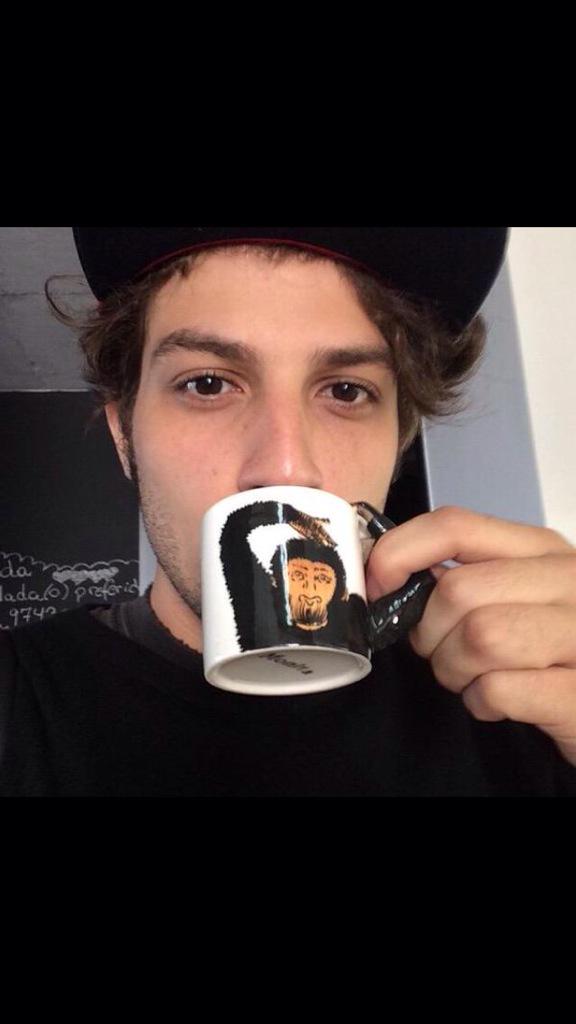 tirurebelde_'s tweet image. Que amadureça,que cresça,que evolua..mas que nunca deixe de ser "o meu amor" 😍😭💞 #FelizAniversárioChaySuede