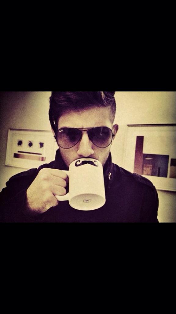 tirurebelde_'s tweet image. Que amadureça,que cresça,que evolua..mas que nunca deixe de ser "o meu amor" 😍😭💞 #FelizAniversárioChaySuede