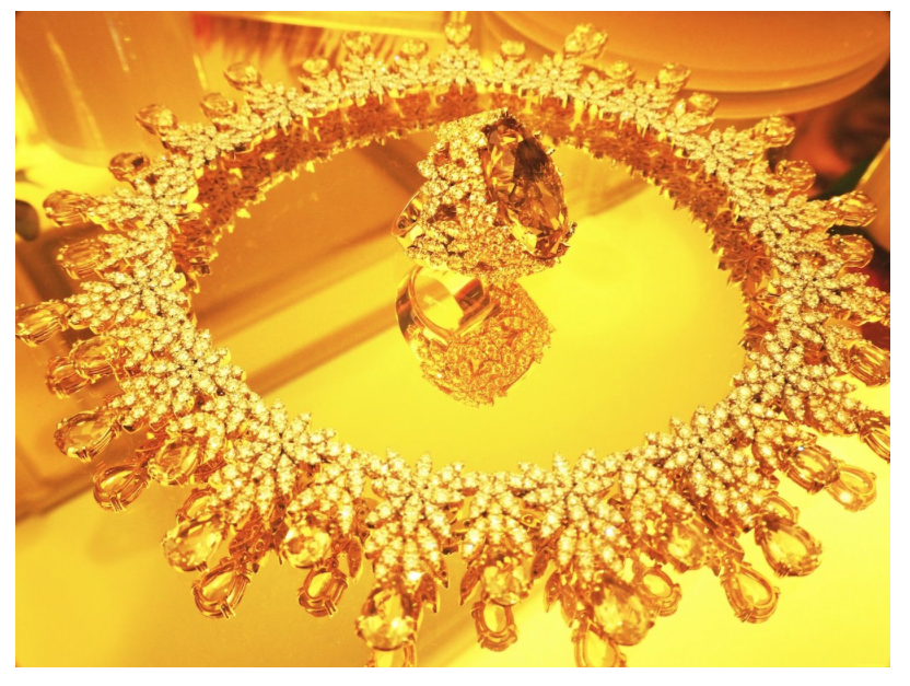 FantasticComRP's tweet photo. #MissPandora pour @PasqualeBruniOF
Présentation de la collection "Giardini Segreti"
http://t.co/gyqyGQZYDy #Jewels http://t.co/ljjquvioGE