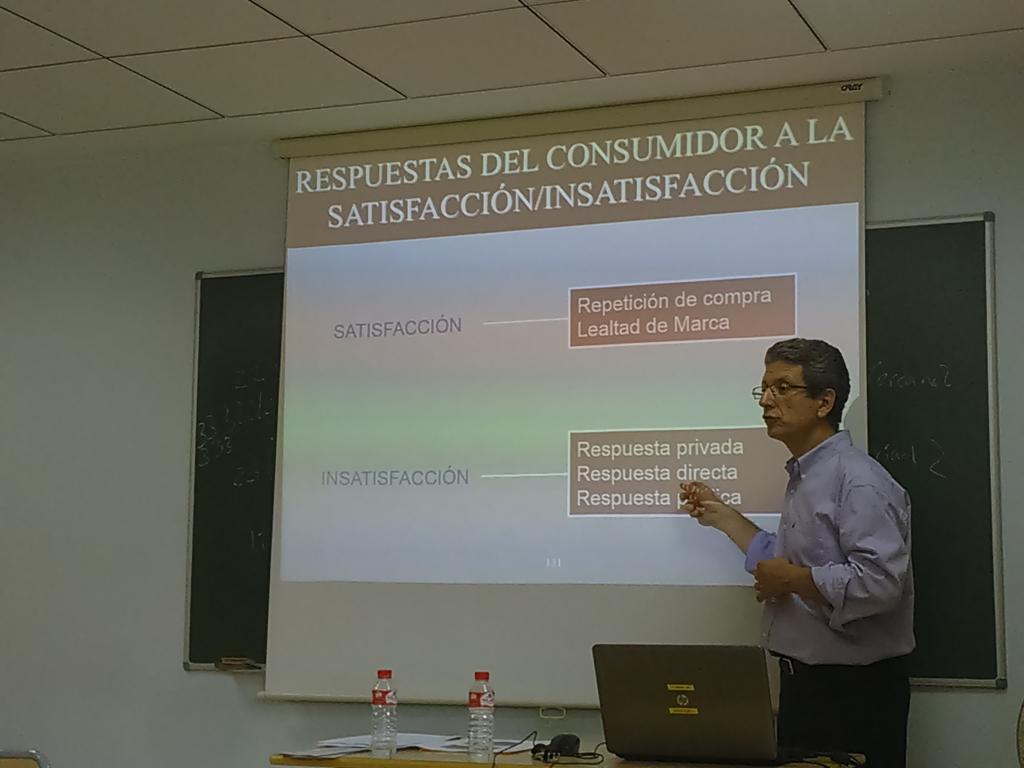 AminTru's tweet photo. "INTERCAMBIO es el proceso central del Marketing y del comport. del consumidor" #marketingturístico @SmartMktUc http://t.co/ey5mpb6Cmo