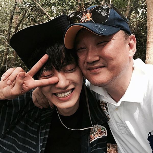 EXOGlobal's tweet photo. [OFFICIAL] 150701 bello_brunei Instagram Update with Chanyeol http://t.co/Q2rJYSvb4B