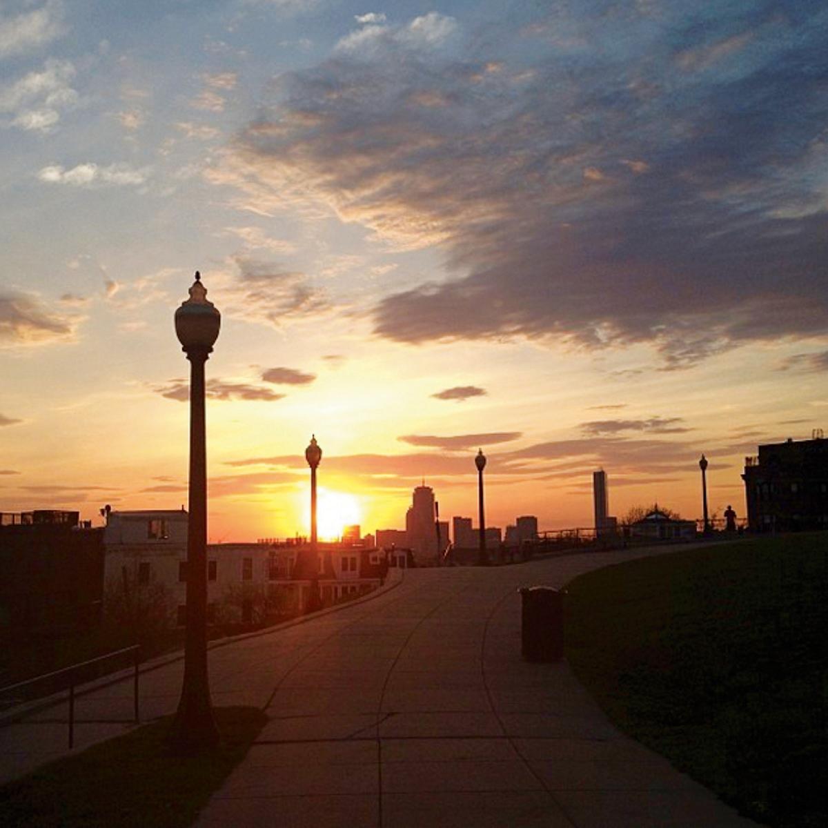 Where to eat, drink, shop, and discover something new in 10 local neighborhoods: bit.ly/1HvBVd1 #BestOfBoston