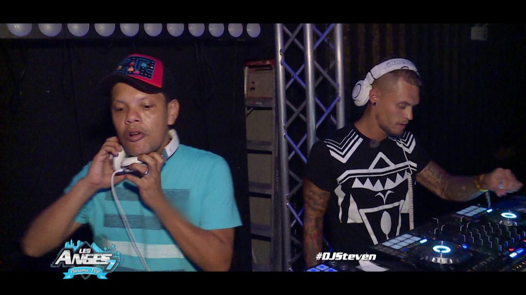 juicywas's tweet photo. #DJSteven 😘🎧🎵 @StevenBchOff http://t.co/qgRE3o05Dt